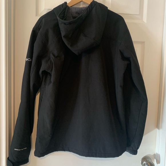 Mens Columbia Omni-Wind Black hooded jacket. Gently used. Flaws shown. Large - Picture 5 of 14